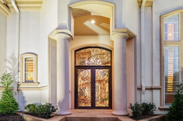18729 Wainsborough Lane, Dallas, TX 75287