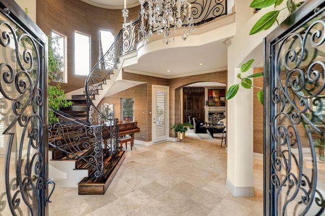 18729 Wainsborough Lane, Dallas, TX 75287