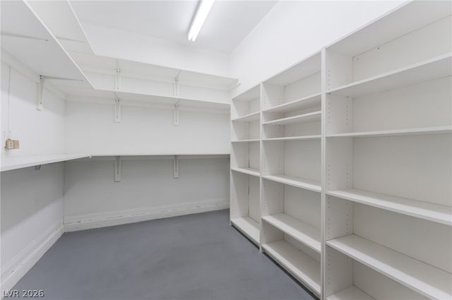 10481 Riverside Park Avenue, Las Vegas, NV 89135