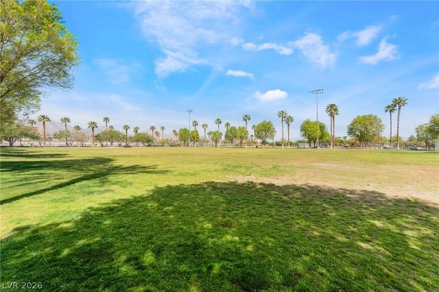10481 Riverside Park Avenue, Las Vegas, NV 89135