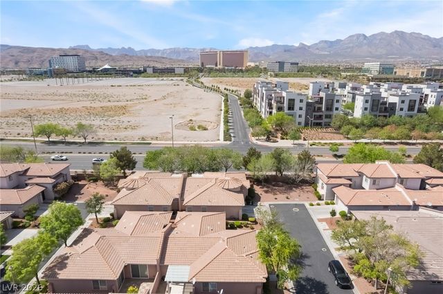 10481 Riverside Park Avenue, Las Vegas, NV 89135