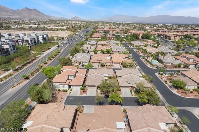 10481 Riverside Park Avenue, Las Vegas, NV 89135