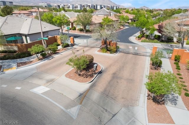 10481 Riverside Park Avenue, Las Vegas, NV 89135