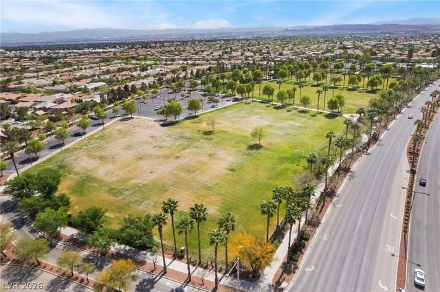 10481 Riverside Park Avenue, Las Vegas, NV 89135