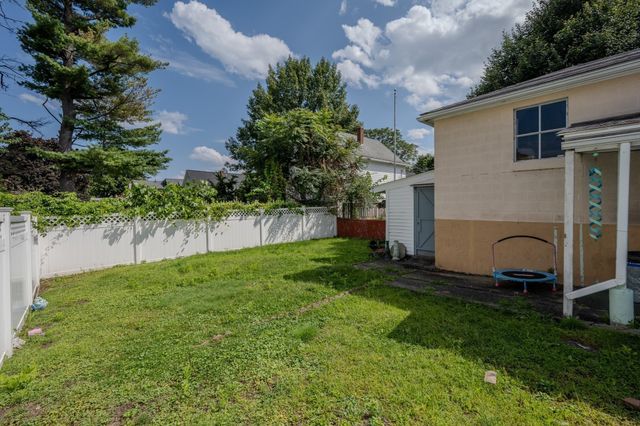 31 Milk St, Methuen, MA 01844
