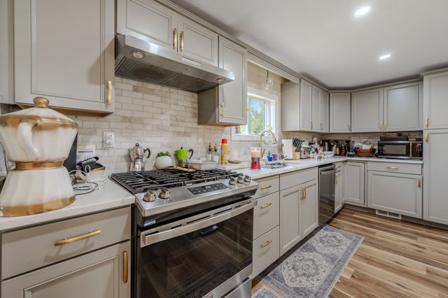 31 Milk St, Methuen, MA 01844