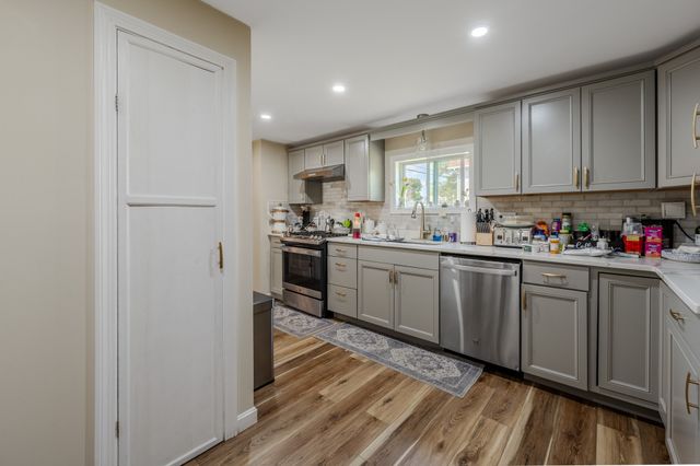 31 Milk St, Methuen, MA 01844