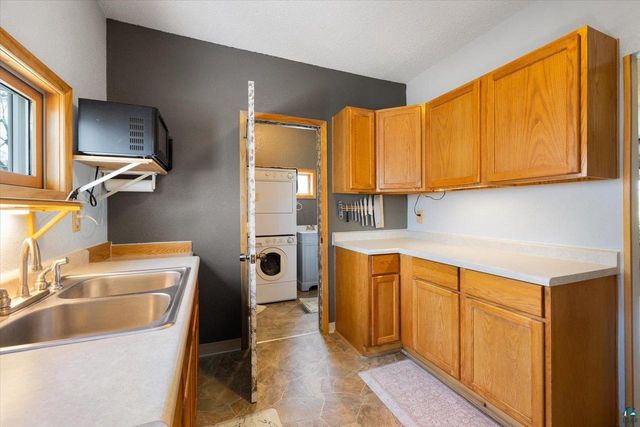 2006 Butler Ave, Superior, WI 54880