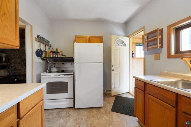 2006 Butler Ave, Superior, WI 54880