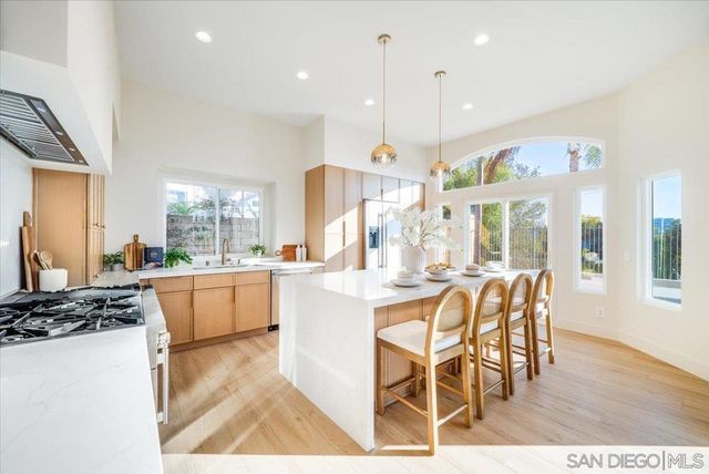 1736 Blackbird Cir, Carlsbad, CA 92011