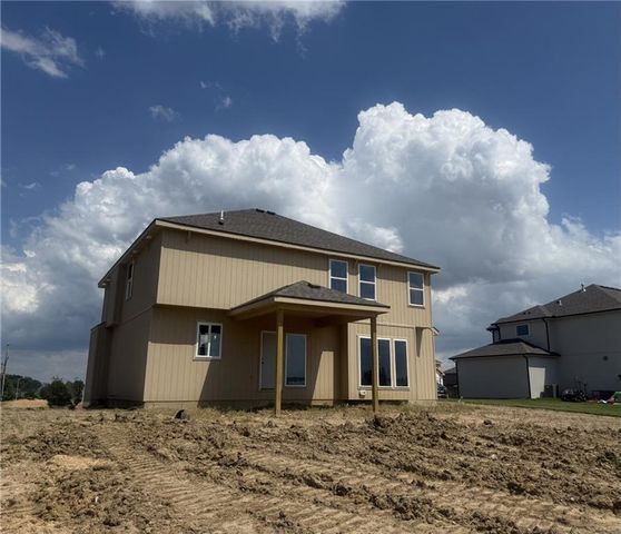 9006 N Poplar Avenue, Kansas City, MO 64156