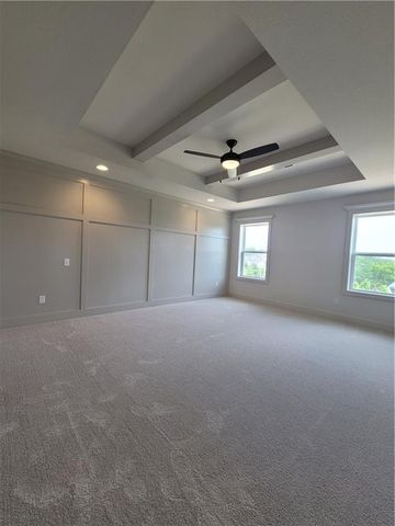 9006 N Poplar Avenue, Kansas City, MO 64156