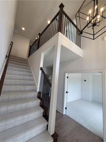 9006 N Poplar Avenue, Kansas City, MO 64156
