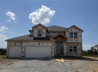 9006 N Poplar Avenue, Kansas City, MO 64156