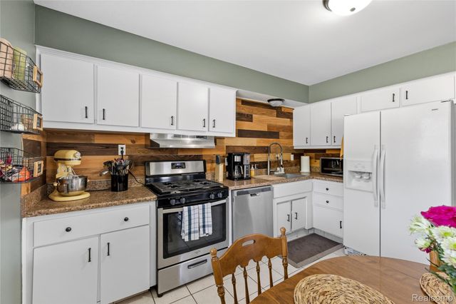 154 Noble Street, Milford Village, MI 48381