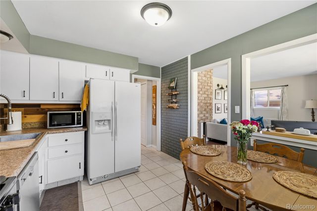 154 Noble Street, Milford Village, MI 48381