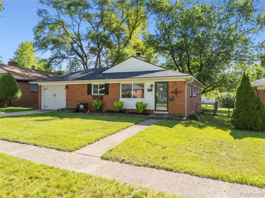 154 Noble Street, Milford Village, MI 48381