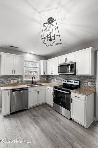 111 Summercreek Drive, Jacksonville, NC 28546