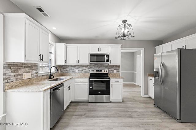 111 Summercreek Drive, Jacksonville, NC 28546