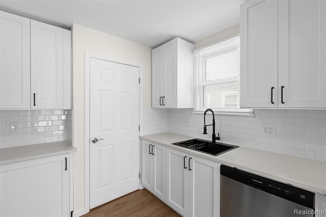 2218 Baxter Avenue, Royal Oak, MI 48067