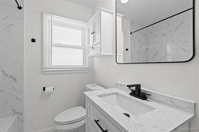 2218 Baxter Avenue, Royal Oak, MI 48067