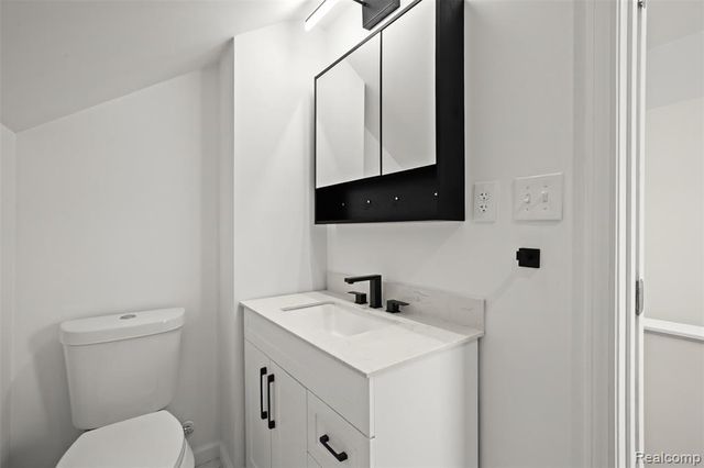 2218 Baxter Avenue, Royal Oak, MI 48067