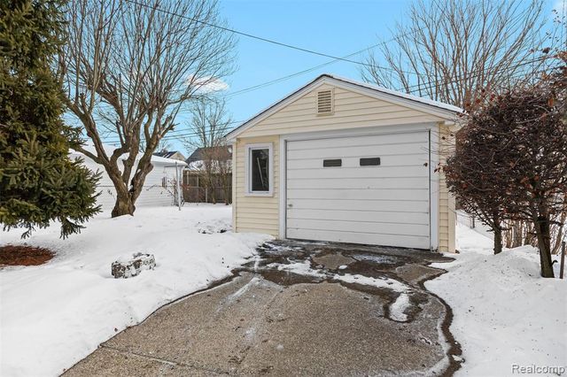 2218 Baxter Avenue, Royal Oak, MI 48067