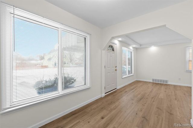 2218 Baxter Avenue, Royal Oak, MI 48067