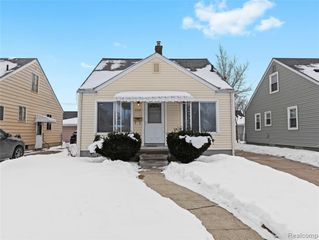 2218 Baxter Avenue, Royal Oak, MI 48067