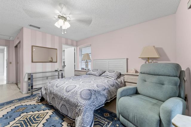 6220 Kings Gate Circle, Delray Beach, FL 33484