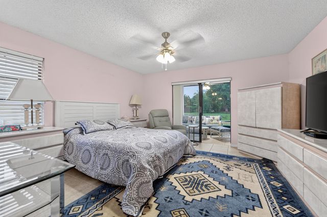 6220 Kings Gate Circle, Delray Beach, FL 33484