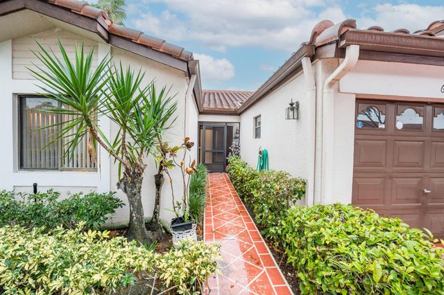 6220 Kings Gate Circle, Delray Beach, FL 33484