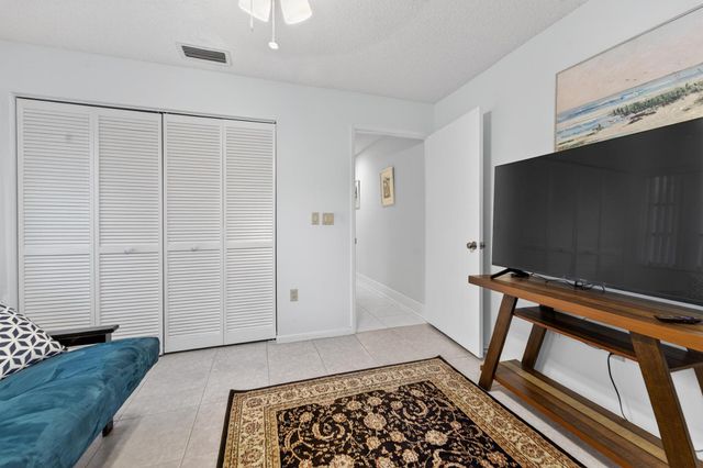 6220 Kings Gate Circle, Delray Beach, FL 33484