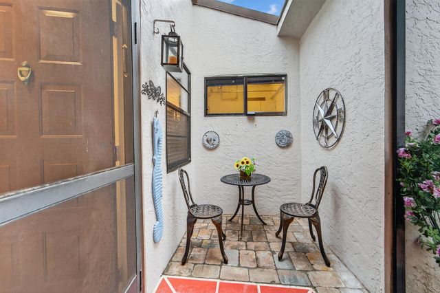 6220 Kings Gate Circle, Delray Beach, FL 33484