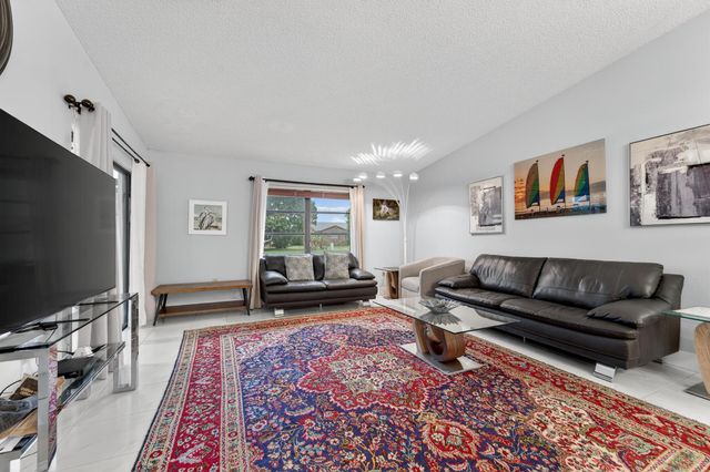 6220 Kings Gate Circle, Delray Beach, FL 33484