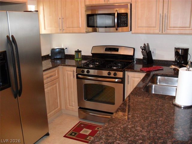 220 Flamingo Road 416, Las Vegas, NV 89169