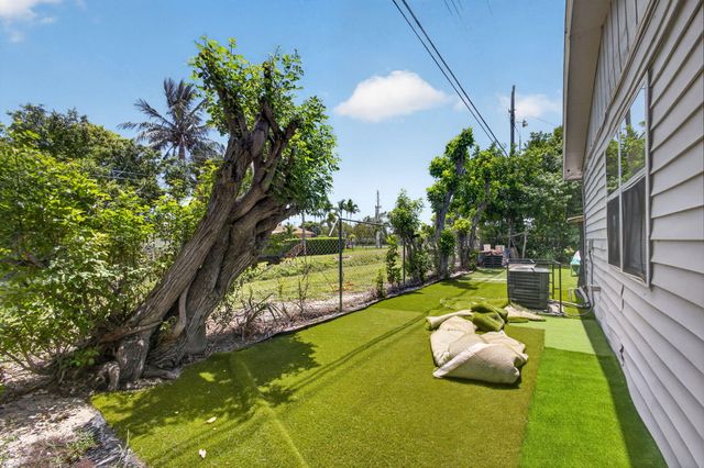 3408 E Avenue H W, Riviera Beach, FL 33404
