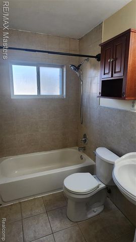 2755 Longmeadow Drive, Trenton, MI 48183