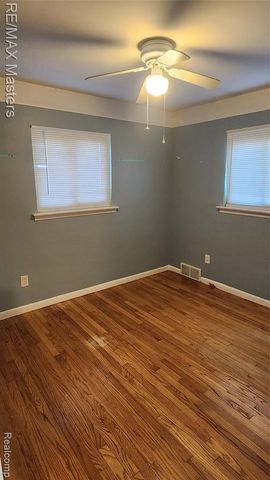 2755 Longmeadow Drive, Trenton, MI 48183