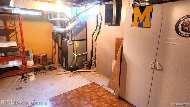 2755 Longmeadow Drive, Trenton, MI 48183