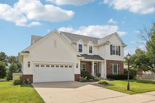 4143 Stillwater CIRCLE, Waukesha, WI 53189