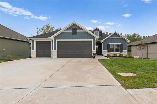 4525 145th Terrace, Basehor, KS 66007