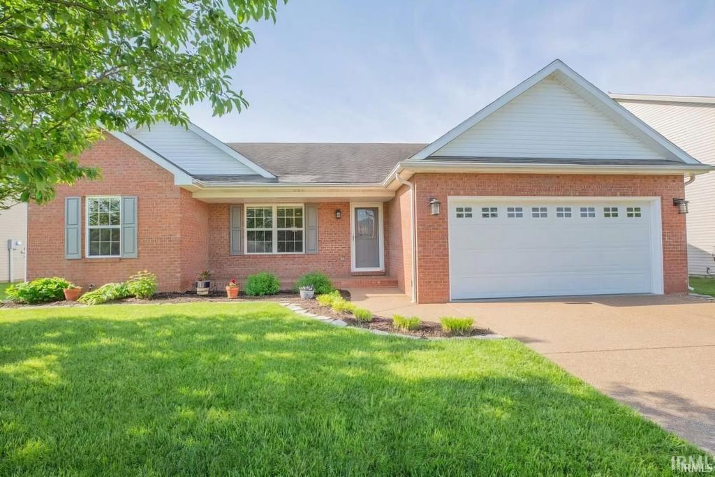 10657 Fall Creek Drive, Newburgh, IN 47630