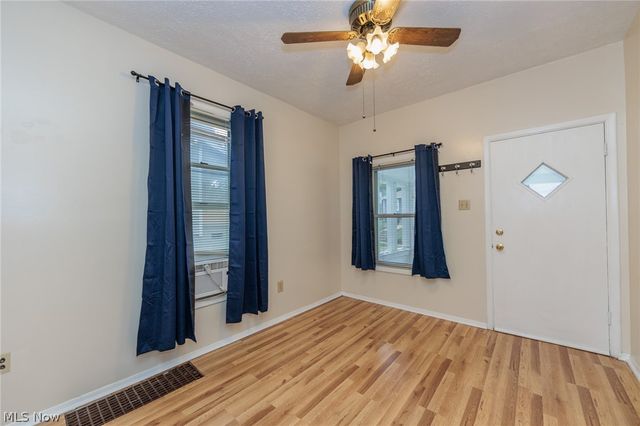 1305 Big Falls Avenue, Akron, OH 44310