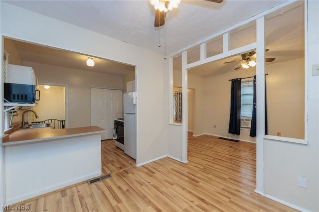 1305 Big Falls Avenue, Akron, OH 44310
