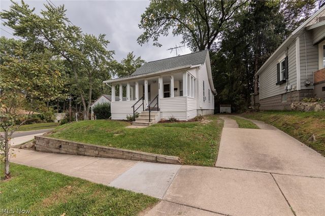 1305 Big Falls Avenue, Akron, OH 44310