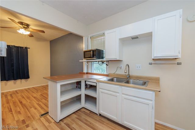 1305 Big Falls Avenue, Akron, OH 44310
