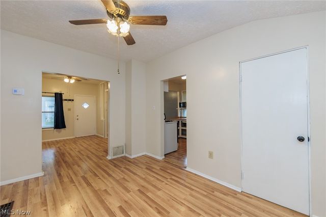 1305 Big Falls Avenue, Akron, OH 44310