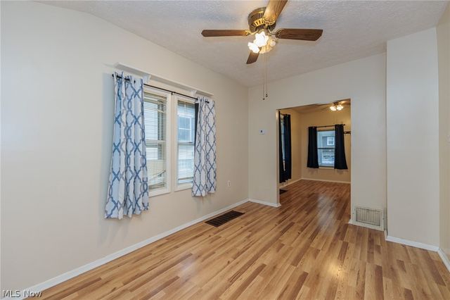 1305 Big Falls Avenue, Akron, OH 44310
