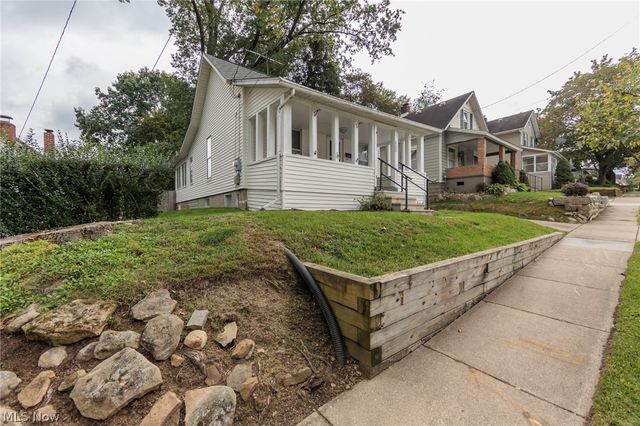 1305 Big Falls Avenue, Akron, OH 44310